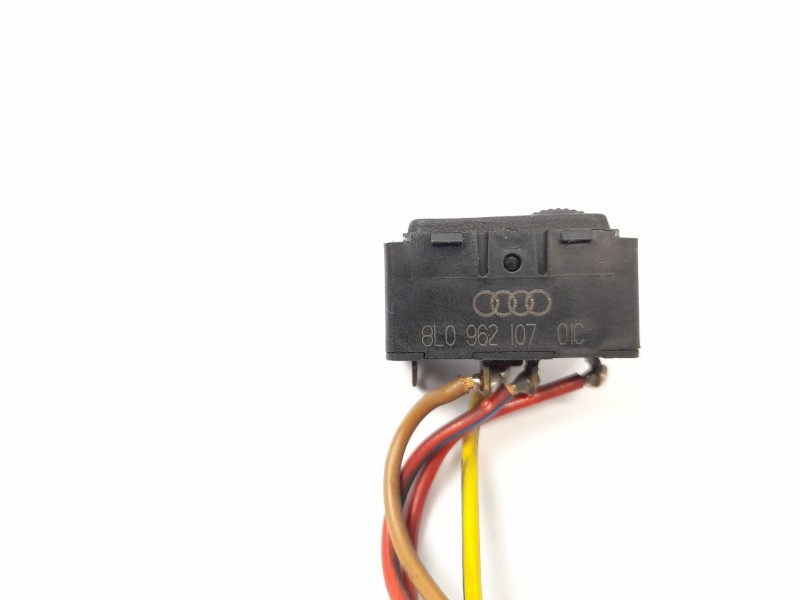 Recambio de boton cierre centralizado para audi a3 (8l) 1.8 referencia OEM IAM 8L0962107  