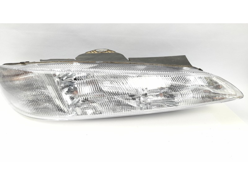 Recambio de faro derecho para peugeot 406 berlina (s1/s2) 1.9 td referencia OEM IAM 0301037022 E125217 