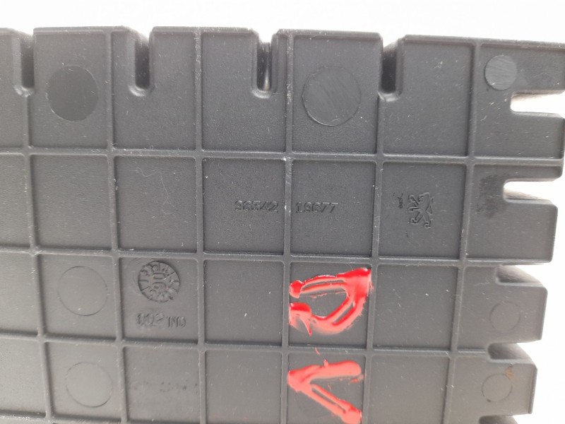 Recambio de moldura para peugeot 607 (s2) 2.0 16v hdi fap cat (rhr / dw10bted4) referencia OEM IAM 9634219677  