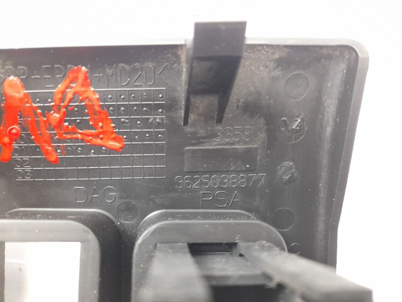 Recambio de moldura para peugeot 206 berlina gti referencia OEM IAM 9625038877  