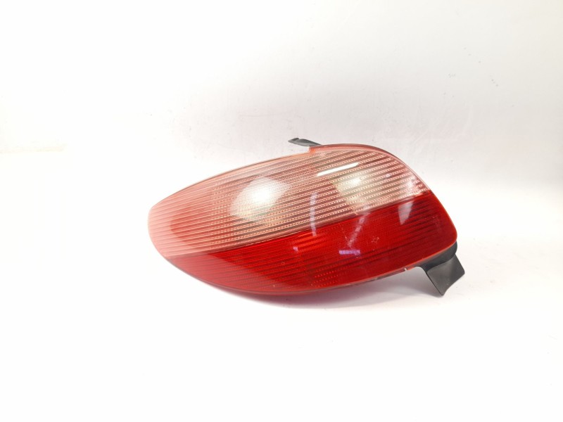 Recambio de piloto trasero izquierdo para peugeot 206 berlina gti referencia OEM IAM 2531G  