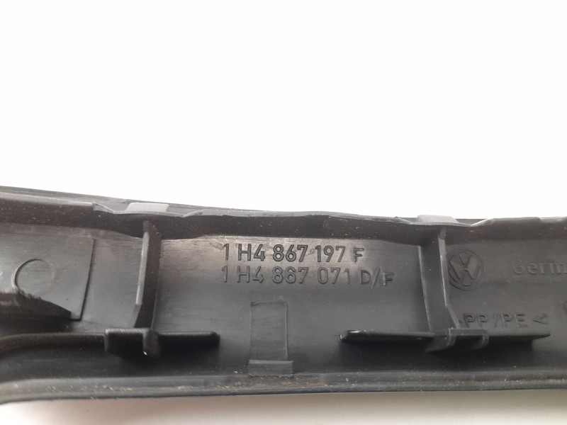 Recambio de moldura para volkswagen golf iii (1h1) 1.9 tdi referencia OEM IAM 1H4867197F  