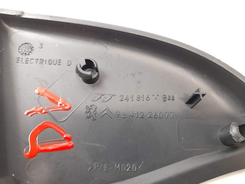 Recambio de moldura para citroën c3 i (fc_, fn_) 1.4 16v hdi referencia OEM IAM 9641226077  