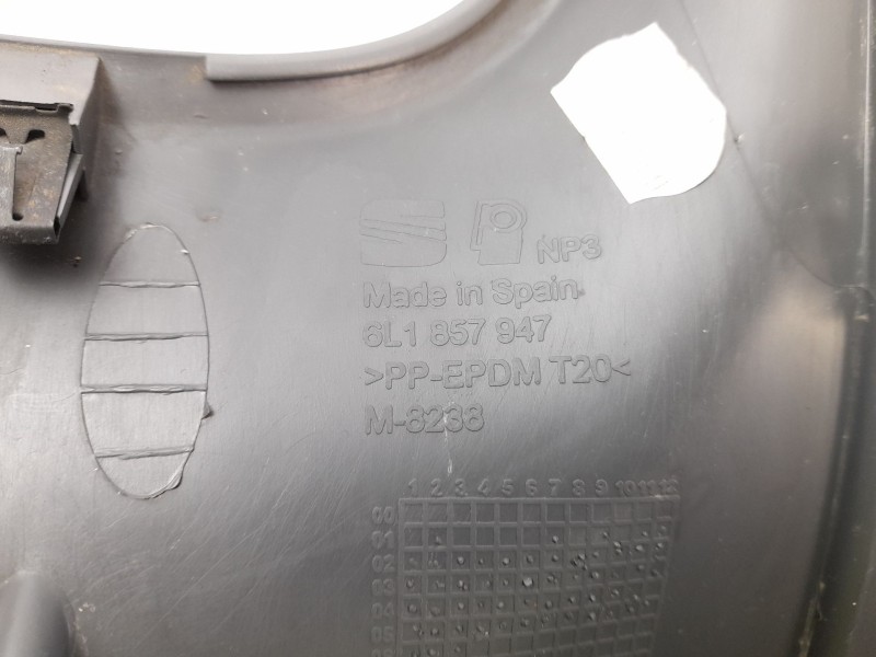 Recambio de moldura para seat ibiza (6l1) 1.4 tdi referencia OEM IAM 6L1857947  