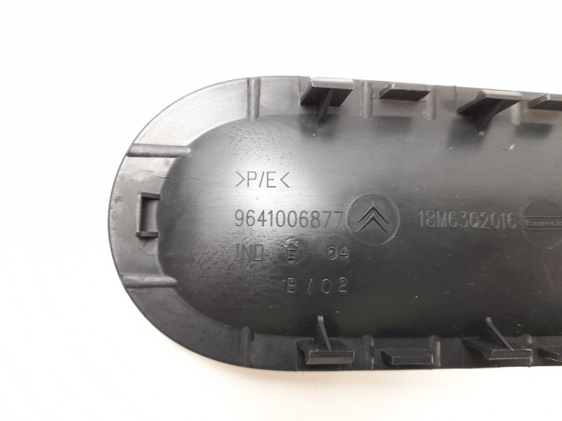Recambio de moldura para citroën c3 i (fc_, fn_) 1.4 16v hdi referencia OEM IAM 9641006877  