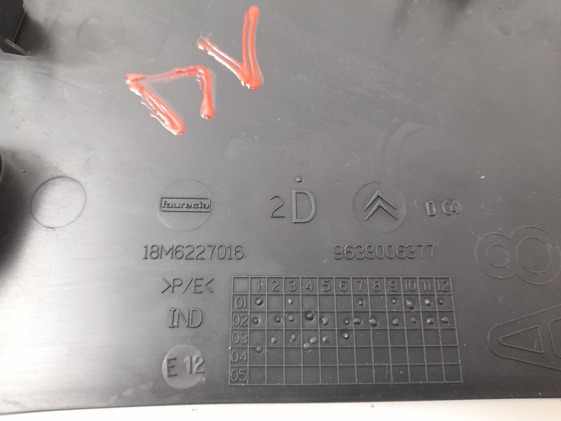 Recambio de moldura para citroën c3 i (fc_, fn_) 1.4 16v hdi referencia OEM IAM 9638006377  