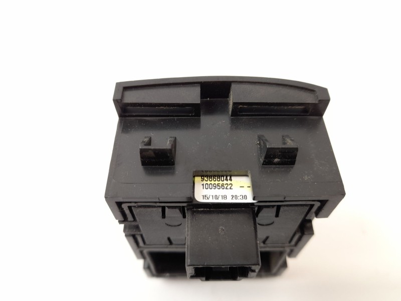 Recambio de boton luneta termica para nissan nv300 kombi (x82) 1.6 dci 125 referencia OEM IAM 93868044  