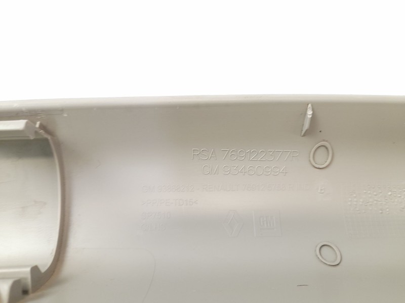 Recambio de moldura para nissan nv300 kombi (x82) 1.6 dci 125 referencia OEM IAM 769122377R  
