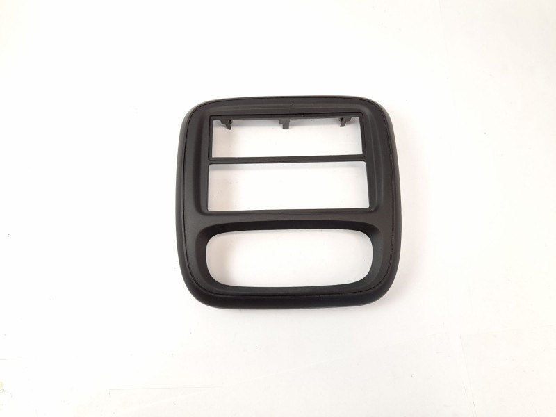 Recambio de moldura para nissan nv300 kombi (x82) 1.6 dci 125 referencia OEM IAM 682603912R  