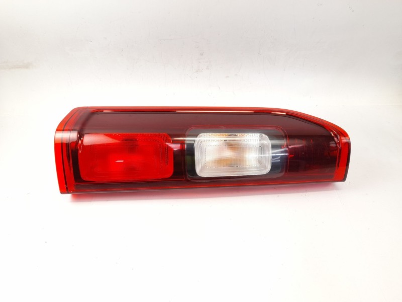 Recambio de piloto trasero izquierdo para nissan nv300 kombi (x82) 1.6 dci 125 referencia OEM IAM 93867974  