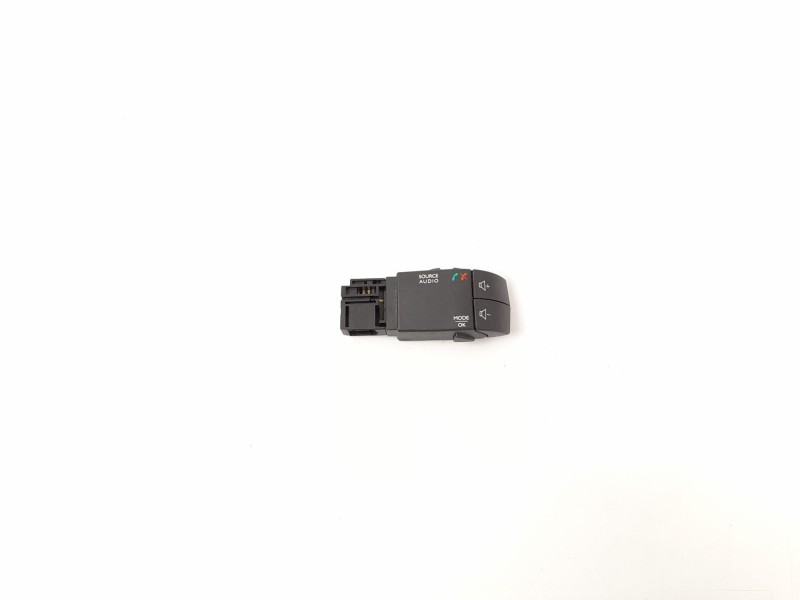 Recambio de mando radio para nissan nv300 kombi (x82) 1.6 dci 125 referencia OEM IAM 255522448R  