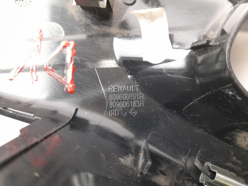 Recambio de moldura para nissan nv300 kombi (x82) 1.6 dci 125 referencia OEM IAM 809600891R  
