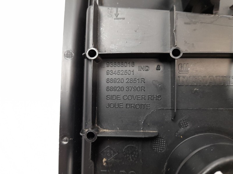 Recambio de moldura para nissan nv300 kombi (x82) 1.6 dci 125 referencia OEM IAM 689202851R  