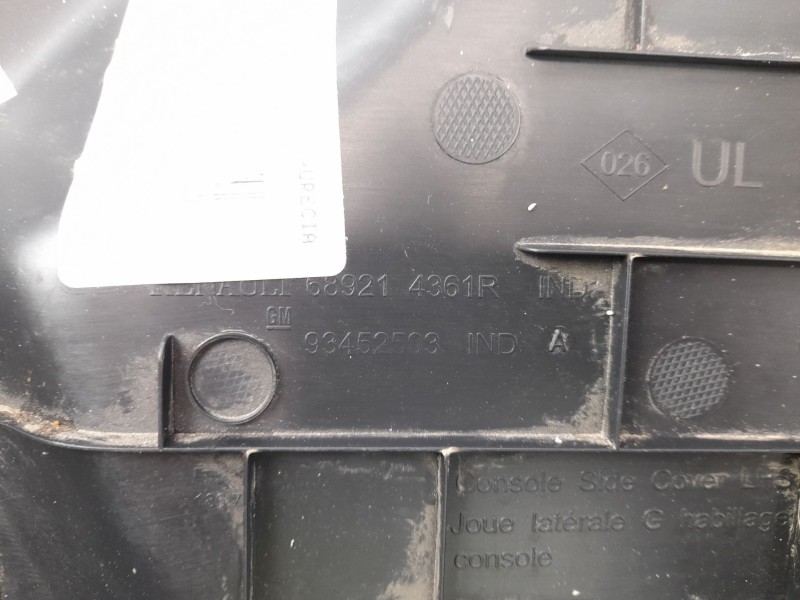 Recambio de moldura para nissan nv300 kombi (x82) 1.6 dci 125 referencia OEM IAM 689214361R  