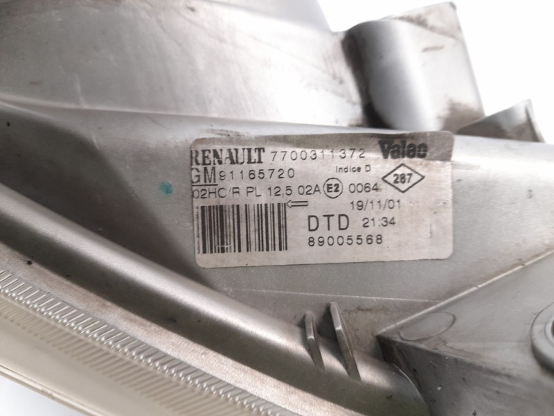 Recambio de faro derecho para renault trafic ii furgón (fl) 2.5 dti referencia OEM IAM 7700311372  