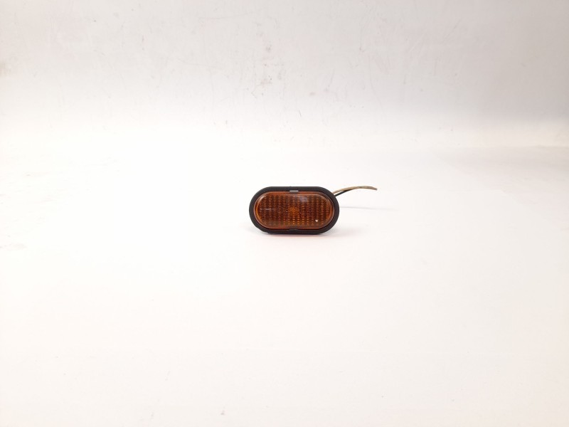 Recambio de piloto lateral derecho para renault trafic ii furgón (fl) 2.5 dti referencia OEM IAM 7700847333  