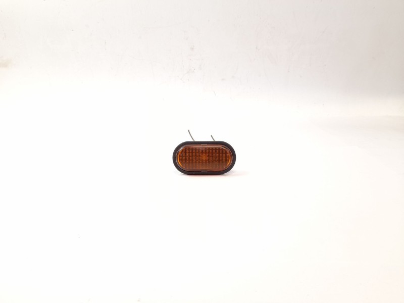 Recambio de piloto lateral izquierdo para renault trafic ii furgón (fl) 2.5 dti referencia OEM IAM 7700847333  