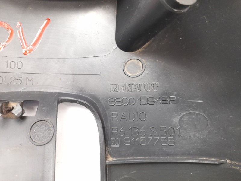 Recambio de moldura para renault trafic ii furgón (fl) 2.5 dti referencia OEM IAM 8200139432  