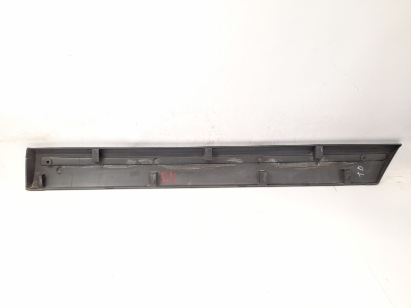 Recambio de moldura para renault express furgoneta/monovolumen (f40_, g40_) 1.6 d (f404) referencia OEM IAM 7700806331  
