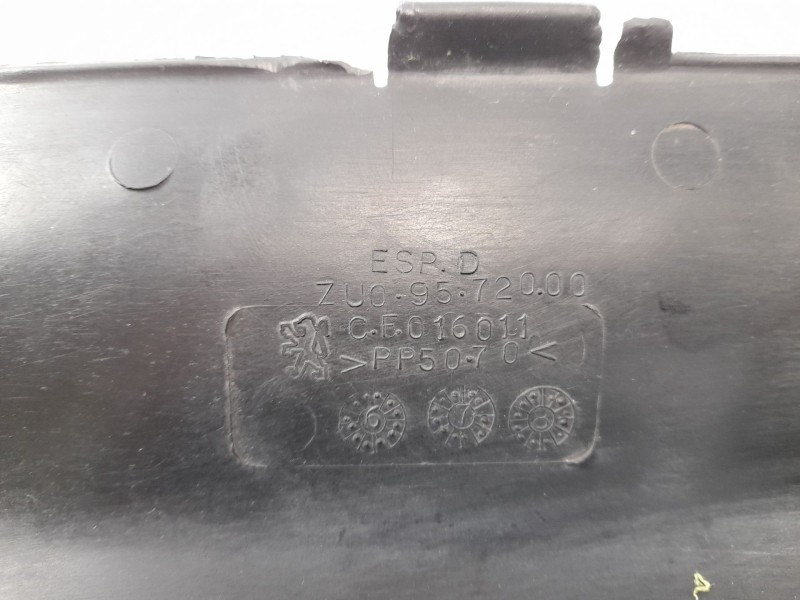 Recambio de moldura para peugeot 406 coupé (8c) 2.0 16v referencia OEM IAM ZU09572000  