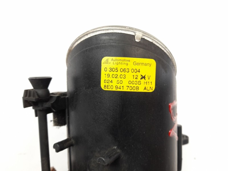 Recambio de faro antiniebla derecho para audi a4 avant (8e) 1.8 t referencia OEM IAM 8E0941700B  