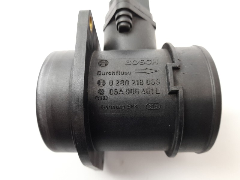 Recambio de caudalimetro para audi a4 avant (8e) 1.8 t referencia OEM IAM 06A906461L  