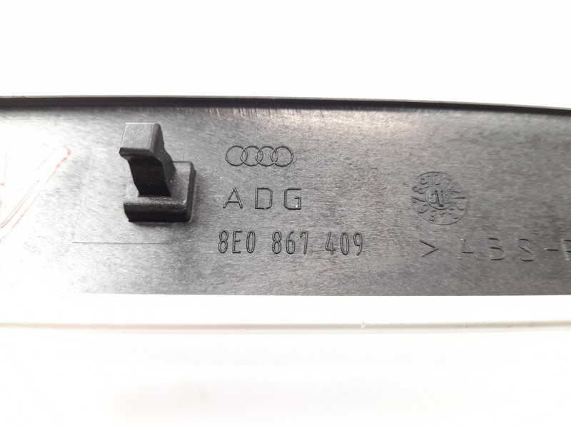 Recambio de moldura para audi a4 avant (8e) 1.8 t referencia OEM IAM 8E0867409  