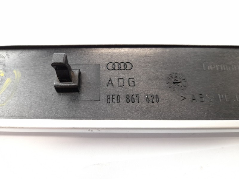 Recambio de moldura para audi a4 avant (8e) 1.8 t referencia OEM IAM 8E0867420  