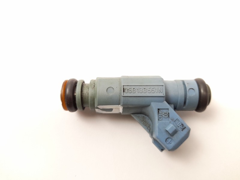 Recambio de inyector para audi a4 avant (8e) 1.8 t referencia OEM IAM 06B133551N  