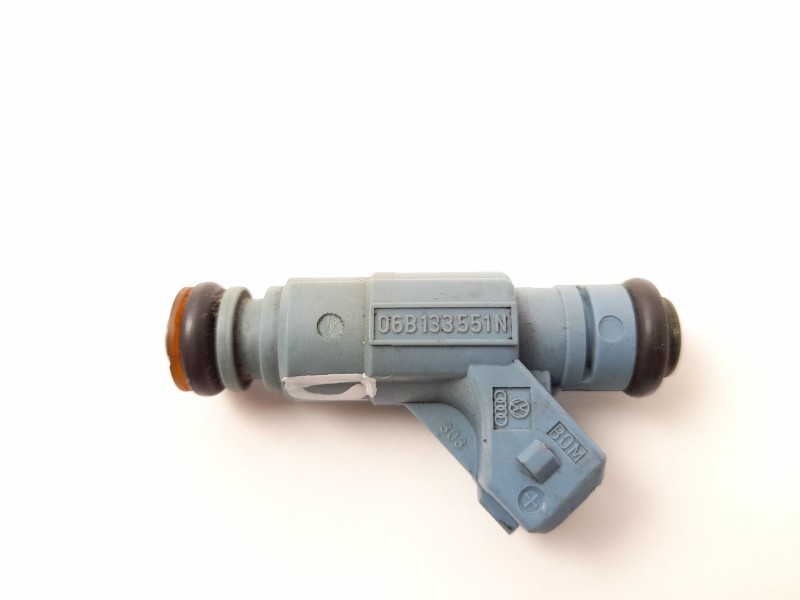 Recambio de inyector para audi a4 avant (8e) 1.8 t referencia OEM IAM 06B133551N  