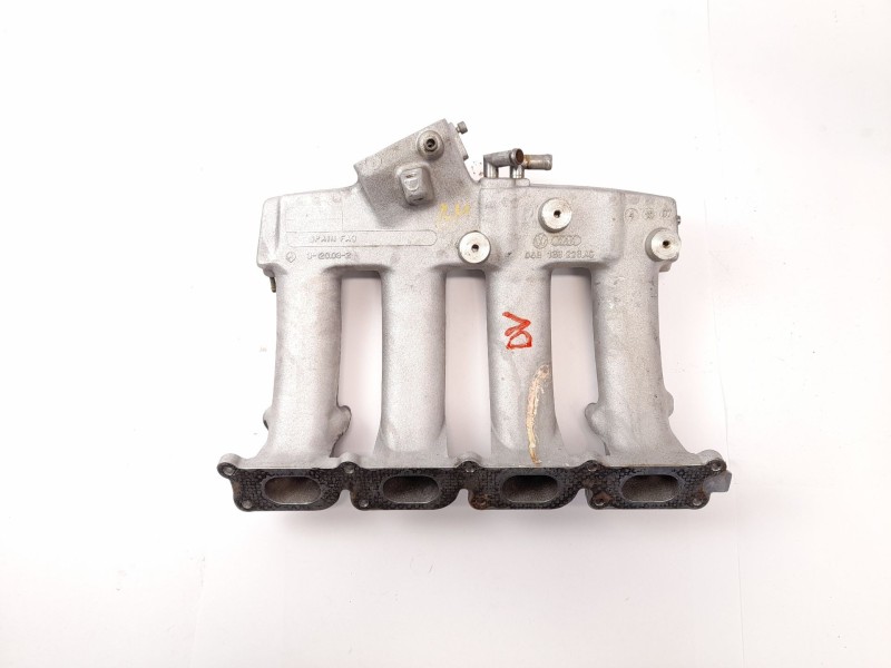 Recambio de colector admision para audi a4 avant (8e) 1.8 t referencia OEM IAM 06B133223AC  