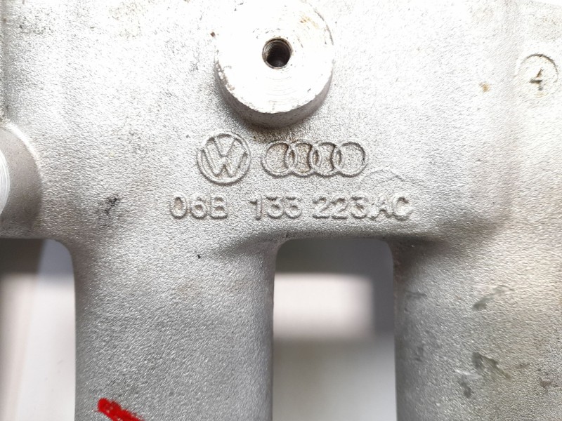 Recambio de colector admision para audi a4 avant (8e) 1.8 t referencia OEM IAM 06B133223AC  