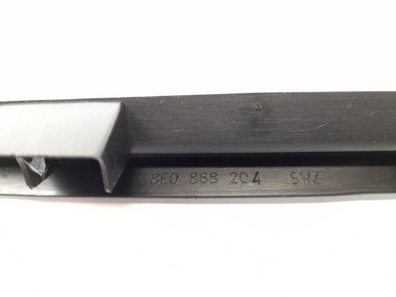 Recambio de moldura para audi a4 avant (8e) 1.8 t referencia OEM IAM 8E0868204  