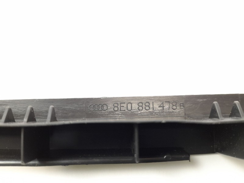 Recambio de moldura para audi a4 avant (8e) 1.8 t referencia OEM IAM 8E0881478  