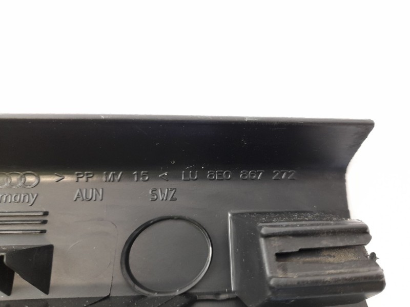 Recambio de moldura para audi a4 avant (8e) 1.8 t referencia OEM IAM 8E0867272  
