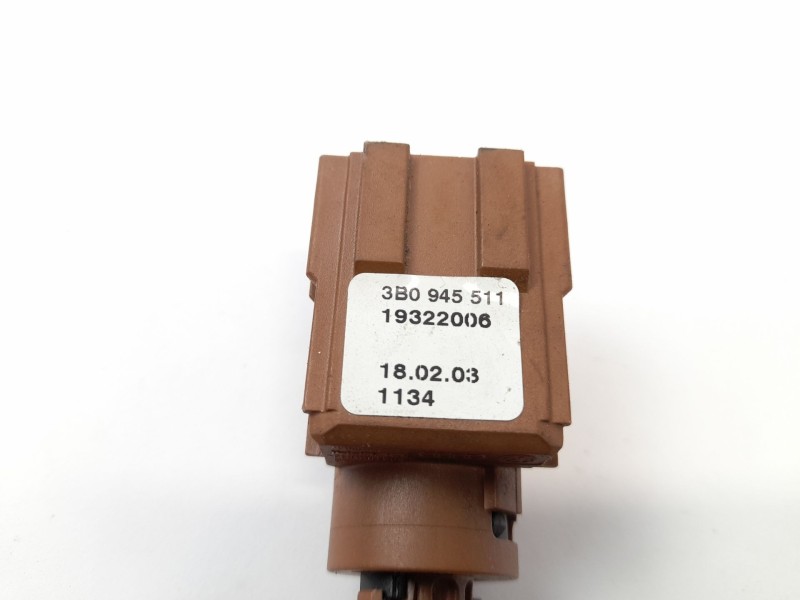 Recambio de interruptor para audi a4 avant (8e) 1.8 t referencia OEM IAM 3B0945511  