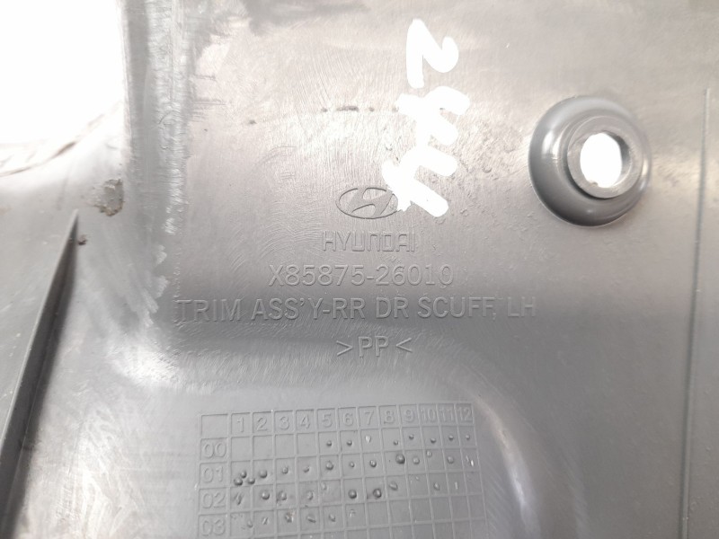 Recambio de moldura para hyundai santa fé i (sm) 2.0 crdi referencia OEM IAM X8587526010  