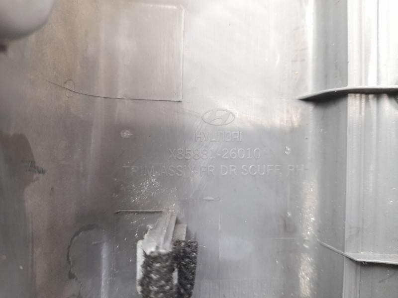 Recambio de moldura para hyundai santa fé i (sm) 2.0 crdi referencia OEM IAM 8588126010  