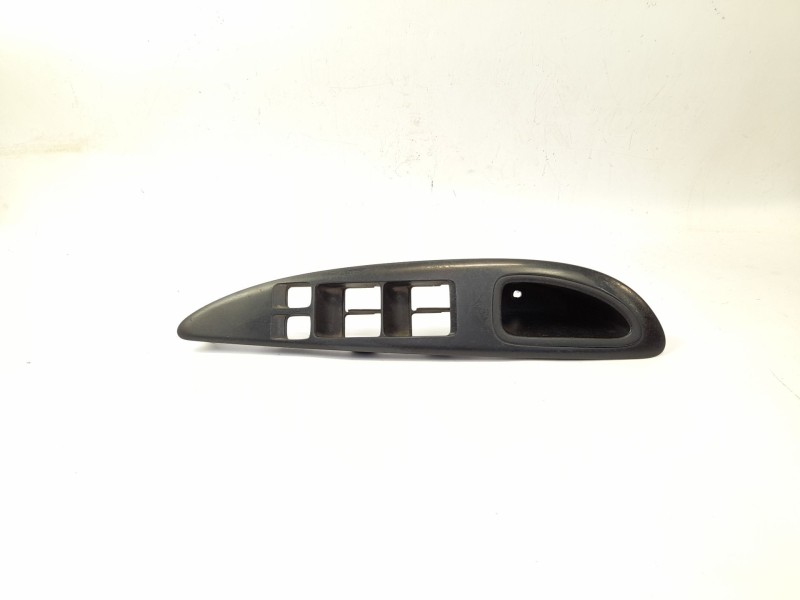 Recambio de moldura para nissan primera (p12) 2.2 di referencia OEM IAM 80951AV700  