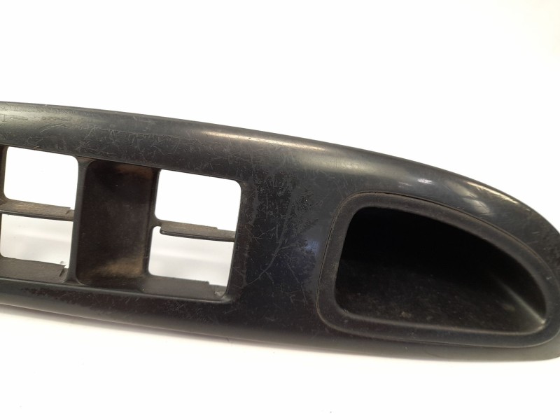 Recambio de moldura para nissan primera (p12) 2.2 di referencia OEM IAM 80951AV700  