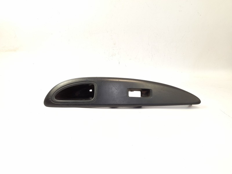 Recambio de moldura para nissan primera (p12) 2.2 di referencia OEM IAM 80950AV700  