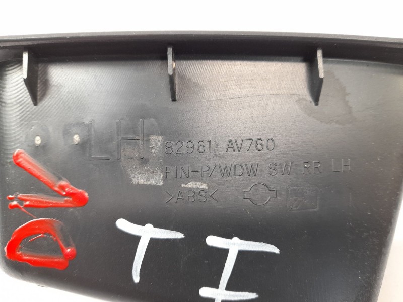 Recambio de moldura para nissan primera (p12) 2.2 di referencia OEM IAM 82961AV760  
