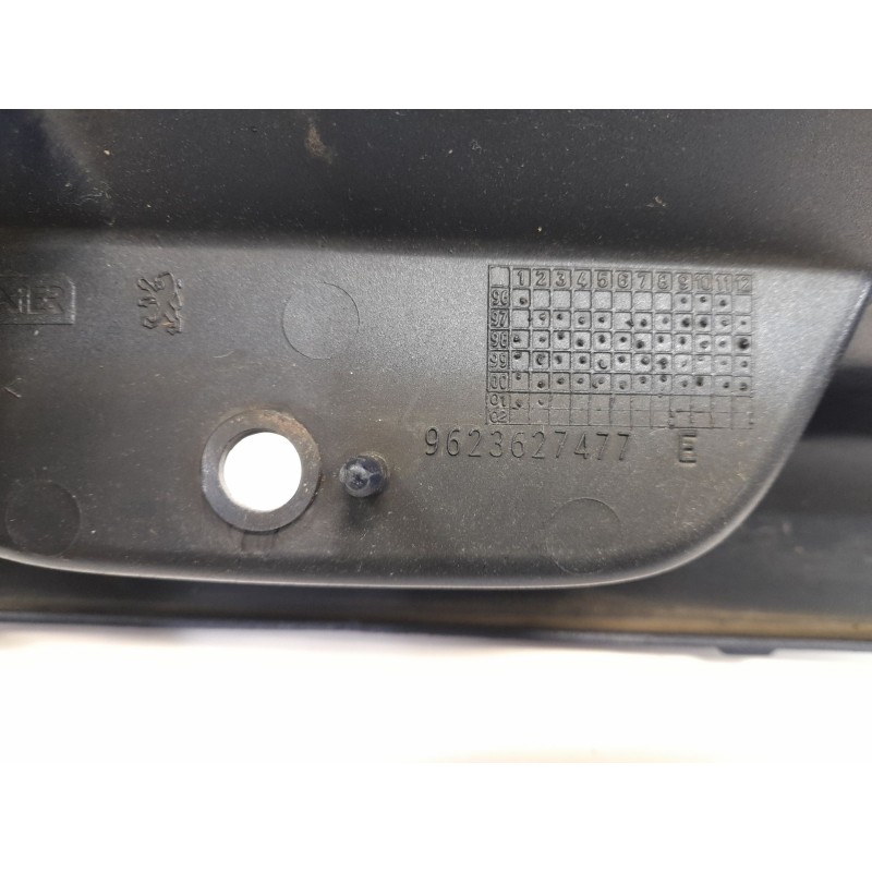 Recambio de rejilla delantera para peugeot 306 hatchback (7a, 7c, n3, n5) 1.9 d referencia OEM IAM 9623627477  