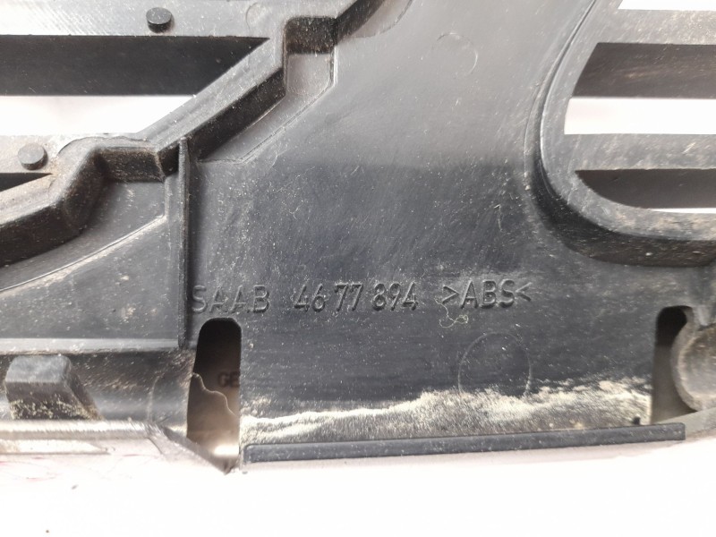 Recambio de rejilla delantera para saab 9-3 (ys3d) 2.2 tid referencia OEM IAM 4677894  
