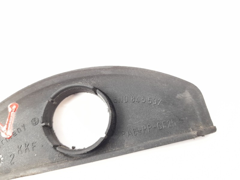 Recambio de moldura para volkswagen polo berlina (6n1) 64 1.9 d referencia OEM IAM 6N0845537  