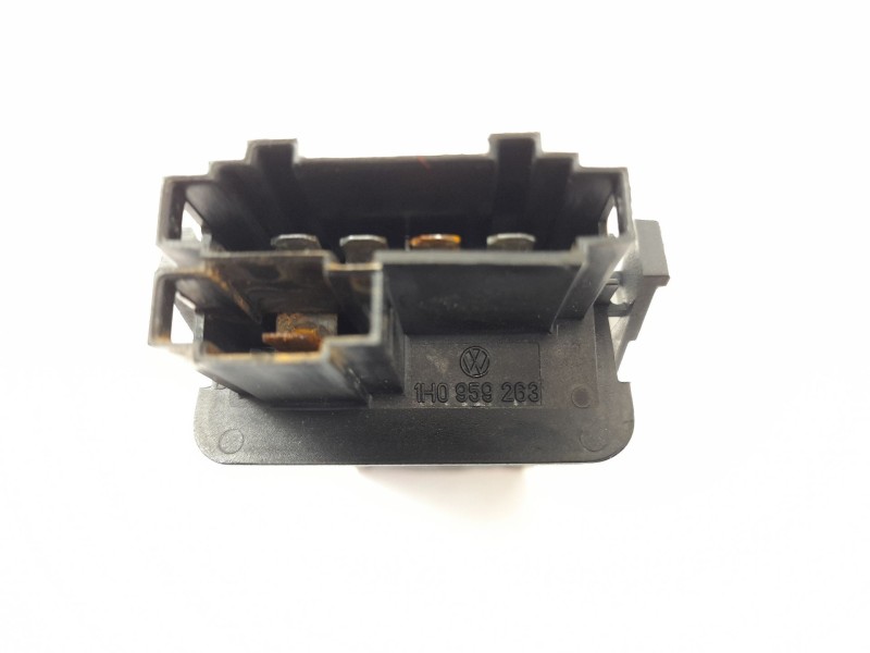 Recambio de resistencia calefaccion para volkswagen polo berlina (6n1) 64 1.9 d referencia OEM IAM 1H0959263  