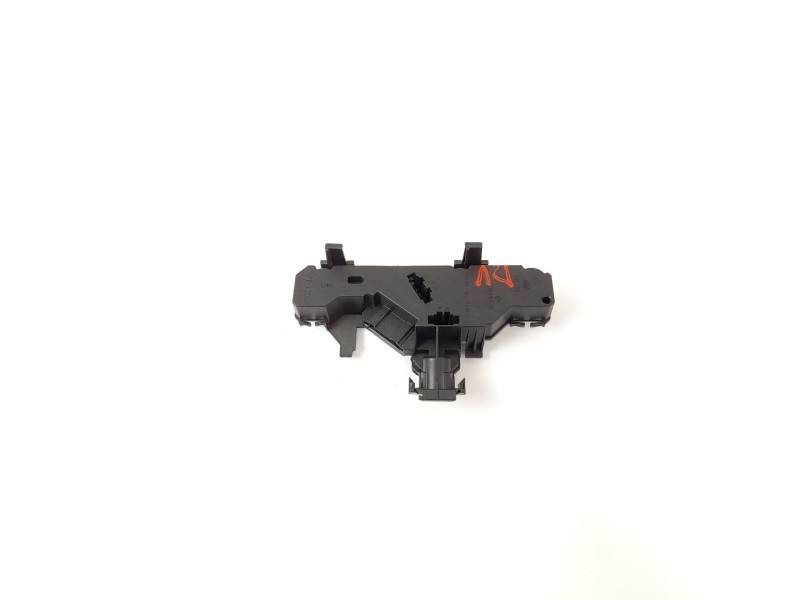 Recambio de portalamparas para volkswagen polo berlina (6n1) 64 1.9 d referencia OEM IAM 6N0945257  