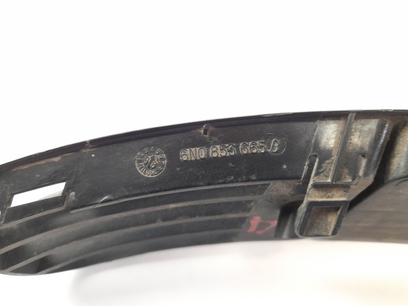 Recambio de rejilla paragolpes izquierdo para volkswagen polo berlina (6n1) 64 1.9 d referencia OEM IAM 6N0853665B  