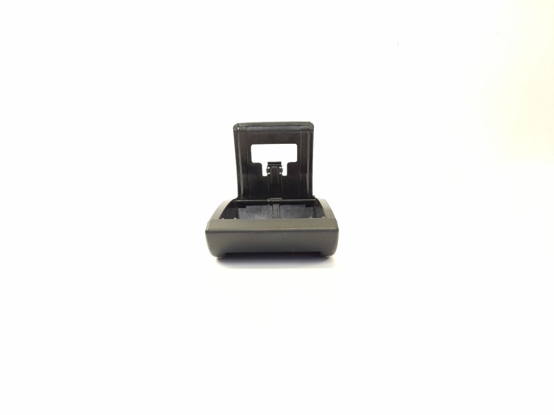 Recambio de cenicero para volkswagen polo berlina (6n1) 64 1.9 d referencia OEM IAM 6K0857952A  