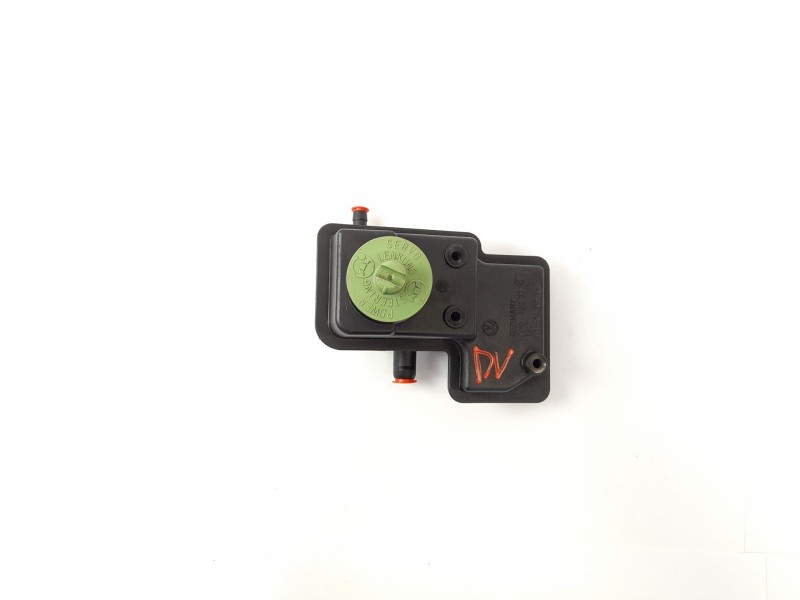 Recambio de deposito direccion para volkswagen polo berlina (6n1) 64 1.9 d referencia OEM IAM 6N0422371C  